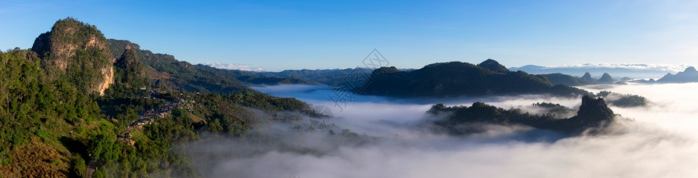 西湖全景星全景山的风与晨雾BaanJABO认为MeeHongSonBaanJABO是泰国山地和清晨雾中最惊人的暴风云之一景观冬天背景
