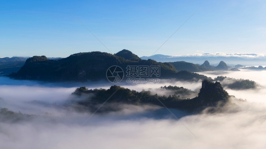 全景山的风与晨雾BaanJABO认为MeeHongSonBaanJABO是泰国山地和清晨雾中最惊人的暴风云之一最多旅行游图片