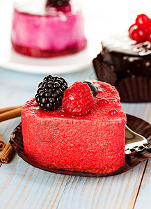 爱心莓果蛋糕图片