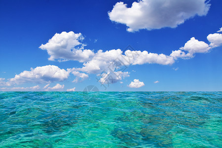 新鲜的暑假概念中深海蓝观光和天空背景旅行支撑蓝色的图片