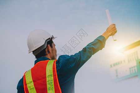 常设工程师持有纸制造厂工背景亚洲人力量图片