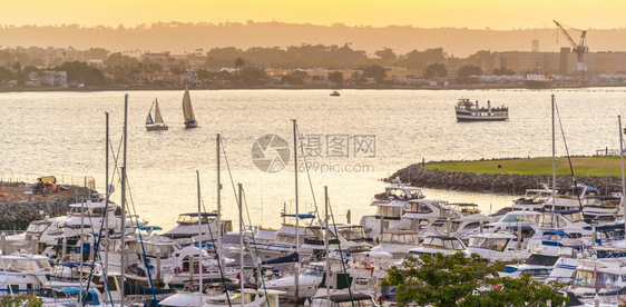 海洋美国加利福尼亚州圣地哥的Marina湾日落水城市图片