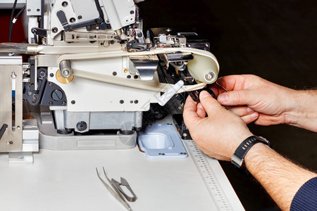 电子的阀芯缝制生产修理工业电动缝纫机的大师手复制空间硕士对现代工业电动缝纫机进行调整第34页针线活图片