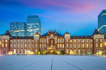 商业目的地吸引力日本东京黄昏时的美丽东京火车站大楼位于日本东京图片