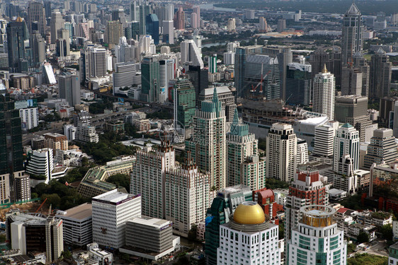 市中心塔曼谷泰国2013年2月3日在曼谷的交通鸟瞰图日曼谷建筑物鸟瞰图驾驶图片