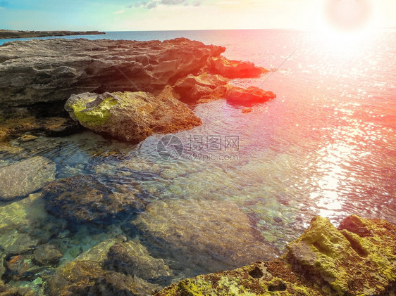 西里岛岩石海岸的景象自然支撑海滨图片