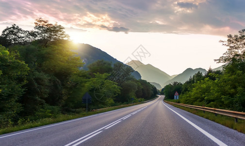 自然户外奥地利阿尔卑斯山风景如画的路奥地利阿尔卑斯山风景如画的路目地图片