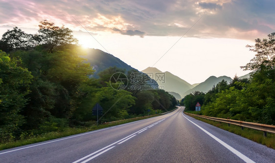 自然户外奥地利阿尔卑斯山风景如画的路奥地利阿尔卑斯山风景如画的路目地图片