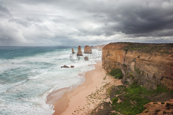 水平的澳大利亚洋公路沿线风暴天气中的十二个使者澳洲自然云图片