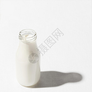 高的具有复制空间高角牛奶瓶生活各种样的高清图片