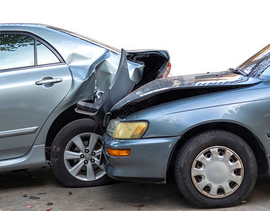 街道挡泥板因过失和病不能驾车造成的事故意外包括车祸残骸和汽损坏由于失职和缺乏驾驶能力而导致的事故高速公路图片