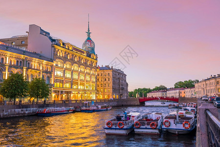 著名的俄罗斯日落时旧城圣彼得堡天际历史的城市图片