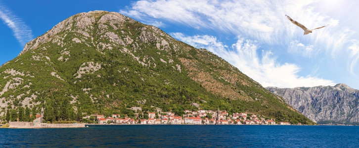 黑山美丽的亚得里群岛全景遥远的老城风景狂人晴天港口图片