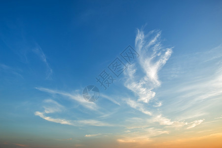 阳光蓝色的日落戏剧天空纹理背景风优美季节图片