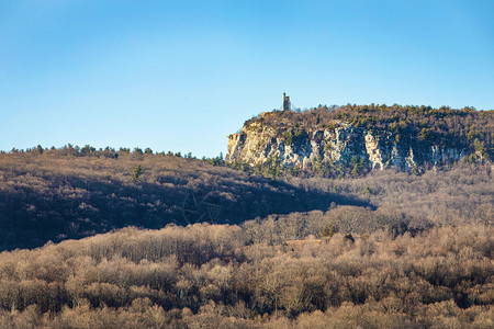 哈德逊风景优美落下SkytopTowerandEagleCliffMohonkPreserveUpstateNewYorkUSA图片