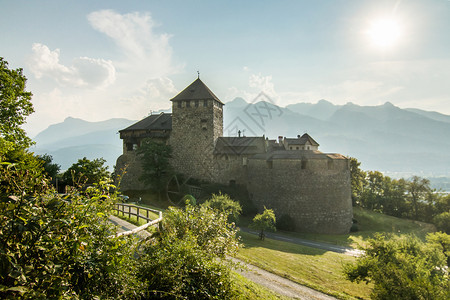 夏天SchlossVaduz城堡列支敦士登公国欧洲展望绿谷假期丘陵图片