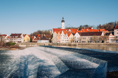 天在德国巴伐利亚Bavaria欧洲的温暖冬季风景中拜仁镇图片
