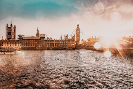 旅游的钟建筑学日落时大本班和议会厦联合王国伦敦图片