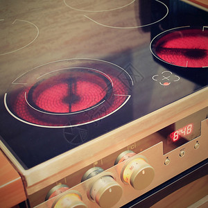 厨房内的电陶瓷炉当代建成烘烤图片