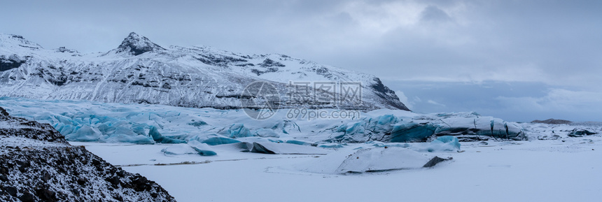 目的地风景优美冰雪降后的冬季一天积雪覆盖冰河Svinafellsjoekull的全景图象图片