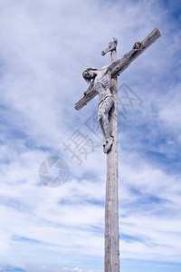象征与被钉的基督垂直的图片