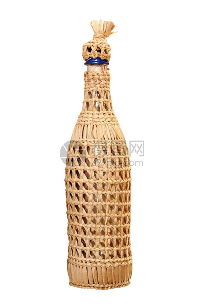 饮料在白色背景上隔开的松饼中覆盖传统葡萄酒瓶空的浅褐色图片