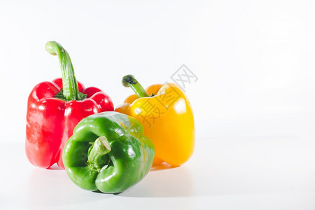 香菜团体切片甜辣椒是白色的甜辣椒是用于做饭和新鲜食用甜辣椒是非以及图片