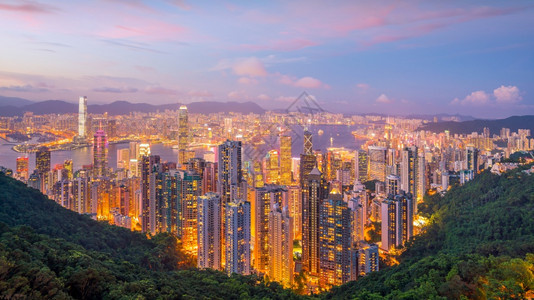 日落时维多利亚港和香天际的全景建造筑学人图片
