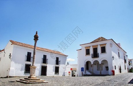 葡萄牙蒙萨拉兹老村庄的平方正形户外小屋遗产图片