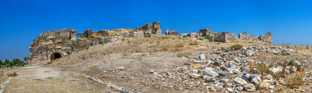 土耳其希腊城市MiletusMiletus古老剧院的废墟在土耳其一个阳光明媚的夏季日大量艾登省图片