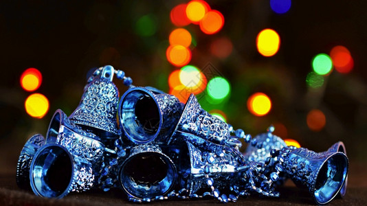 的传统装饰品照明链季节蜡烛用于季节背景的蜡烛丰富多彩喜庆设计图片