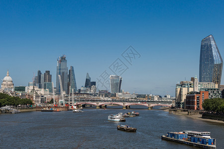 当代的水黑海桥伦敦天梯和泰晤士河伦敦黑弗里雅桥伦敦天际空桥梁和泰晤士河伦敦镇图片