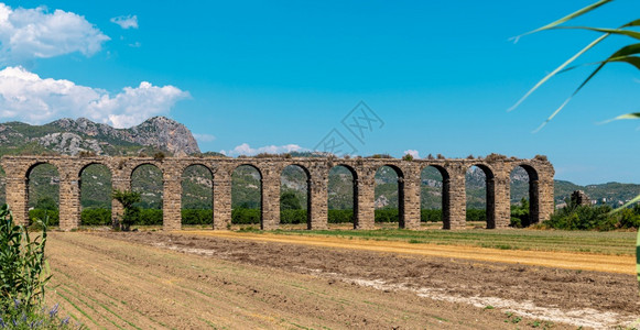地中海土耳其安塔利亚古老城市阿斯彭多的水渠历史著名图片