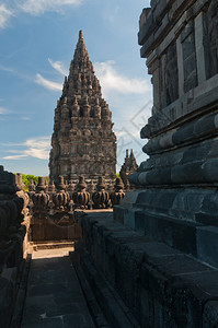 爪哇建筑学城堡普兰巴南寺印度尼西亚的兴都庙与柬埔寨的安科尔斯柯佛寺类似图片