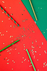 新年或圣诞节时装公寓提供最高视野的首观Xmas节日庆祝饮鸡尾酒会红绿纸金火花背景模板20年用于贺卡的文本设计天问候高架图片