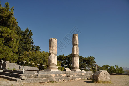 罗马的结石天空希腊科斯波克拉底人造的古老医院阿斯克莱皮尼奥的历史废墟图片