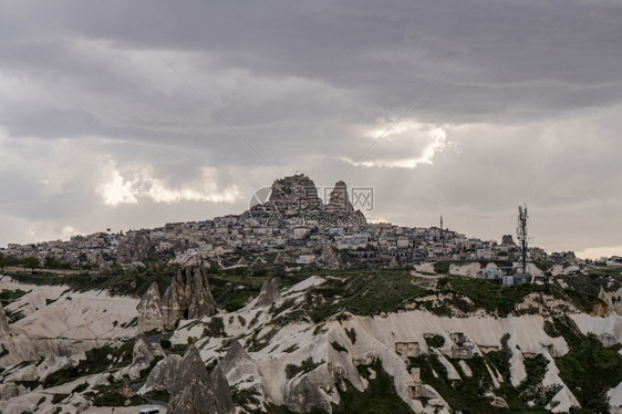 土耳其卡帕多西亚戈雷梅乌希萨尔城堡谷地区岩石图片