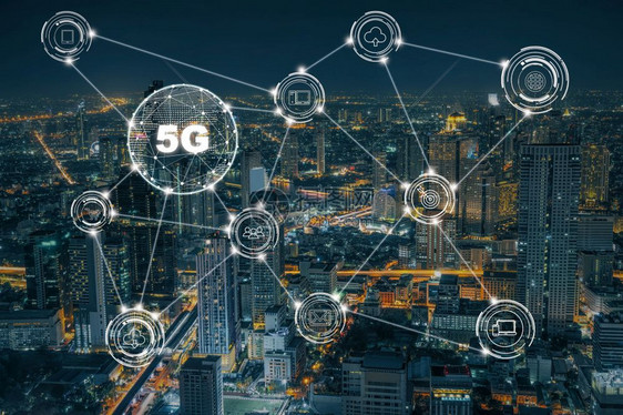 全球的抽象5G技术在关闭曼谷市风景无线通信连接网络概念上具有各种标志东西互联网的5G技术都会图片
