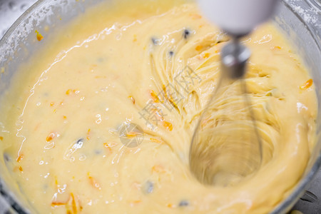准备混合自制美味蛋糕和的模糊照片烹饪旋转图片