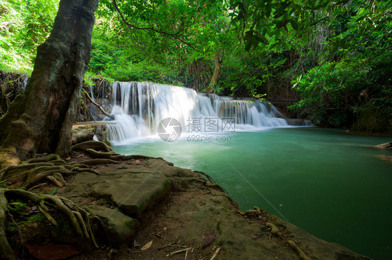 夏天北碧府泰国Kanchanaburi的怀梅海明瀑布自然图片