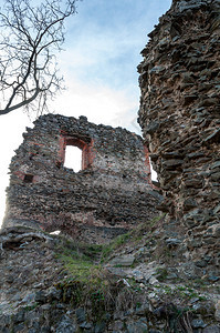 历史游客1278年建在索莫斯堡的一堵墙上有窗户天空图片