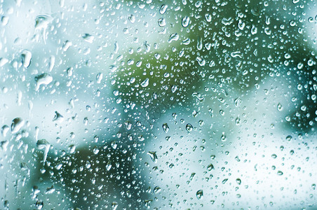 窗玻璃上的雨滴镜子水有选择焦点质地新鲜旅行图片