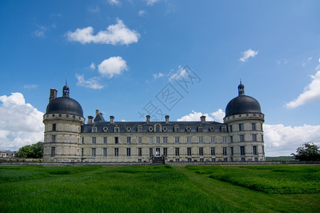 法国城堡瓦伦凯的风景雄伟花园谷图片