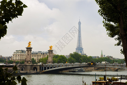 天空地标帕利斯桥背景有埃菲尔塔背景有法国巴黎桥背景有埃菲尔塔城市的图片