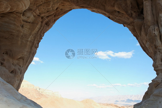 天空洞穴入口所见的沙漠景观户外东方图片