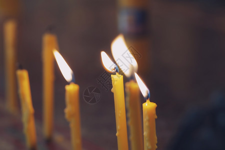 文化灯传统的寺庙蜡烛紧贴图片