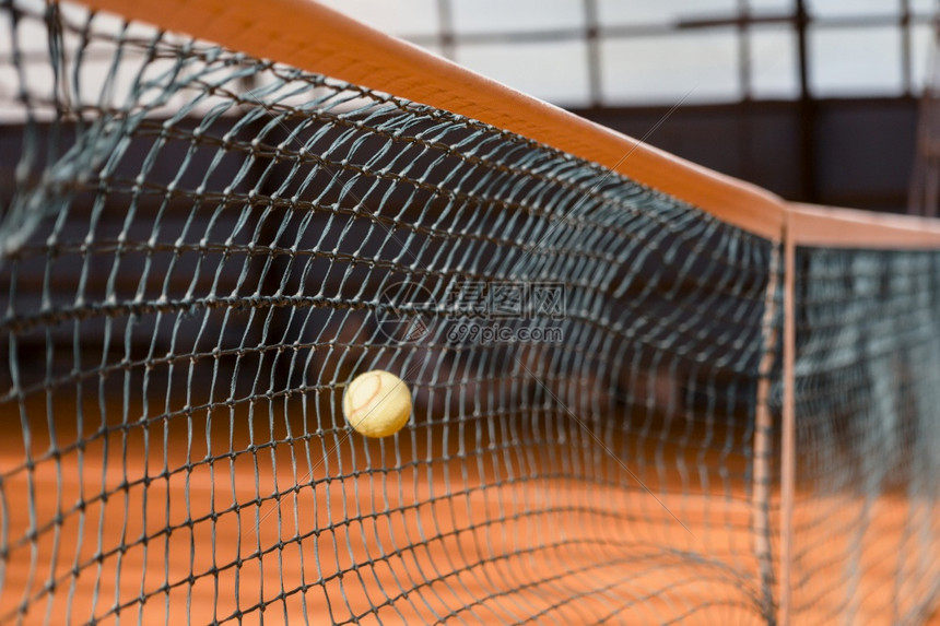 来球网体育全方位解读最新赛事动态与球员表现分析