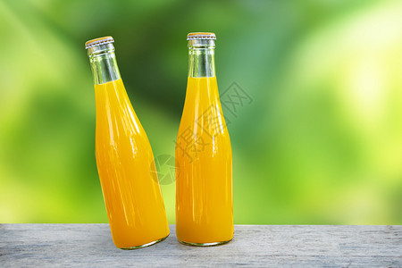 被制成汁水的橙汁图片
