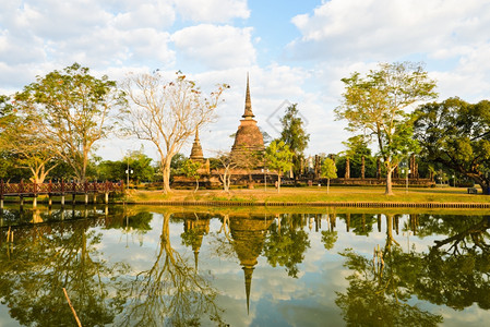 联合国教科文组织著名的萨泰国Sukhothai历史公园的WatSaSi图片