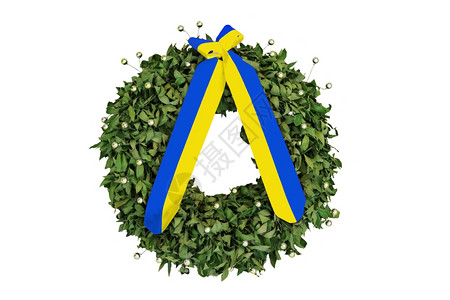 目的Laurel花圈与纪念黄蓝色丝带乌克兰白底隔离在色背景上杯月桂树背景图片